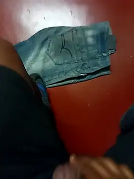 Snapshot of Tanker_95 chatting on 01/11/25, 02:47 Tanker 95 online show from 01/11/25, 02:47