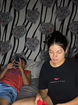 Snapshot of Romax2 chatting on 01/21/25, 04:54 Romax2 online show from 01/21/25, 04:54