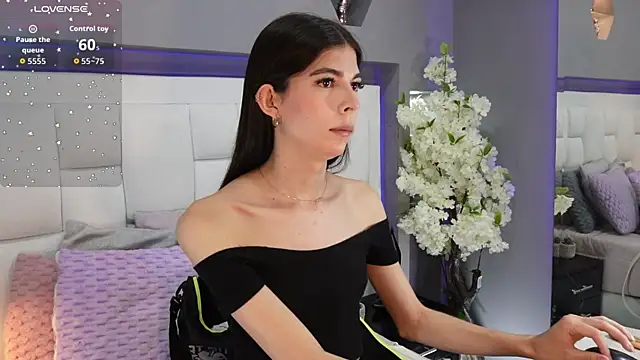 CuteAri online show from 10/05/25, 08:07