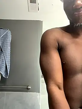 Snapshot of Festivitiesking1 chatting on 10/11/25, 02:04 Festivitiesking1 online show from 10/11/25, 02:04