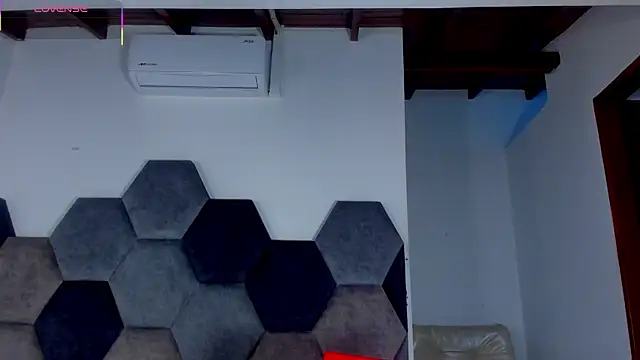 Latrellx7 online show from 04/10/26, 03:45