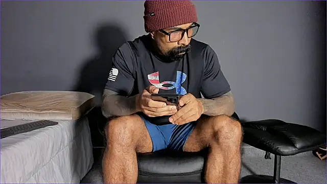 Snapshot of Brock_hurn1 chatting on 07/11/26, 12:02 Brock hurn1 online show from 07/11/26, 12:02