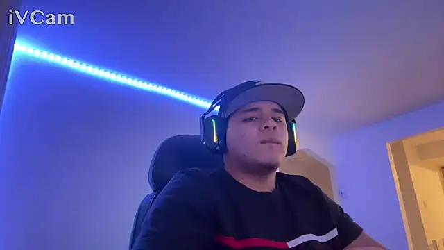 Snapshot of Naitsirc- chatting on 01/04/25, 02:25 Naitsirc- online show from 01/04/25, 02:25