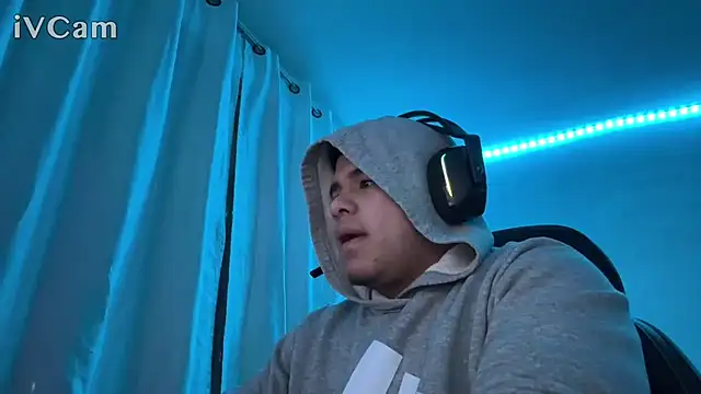 Snapshot of Naitsirc- chatting on 02/12/25, 12:27 Naitsirc- online show from 02/12/25, 12:27