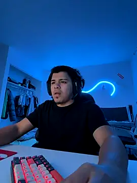 Snapshot of Naitsirc- chatting on 10/11/25, 04:55 Naitsirc- online show from 10/11/25, 04:55