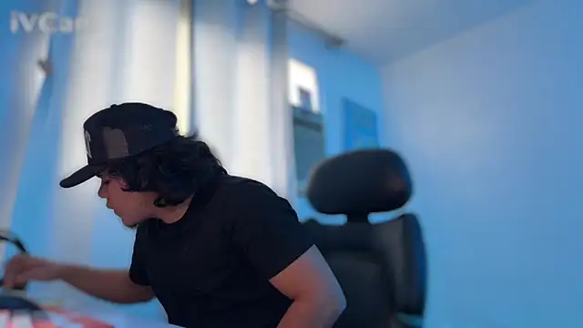 Snapshot of Naitsirc- chatting on 11/05/25, 02:17 Naitsirc- online show from 11/05/25, 02:17