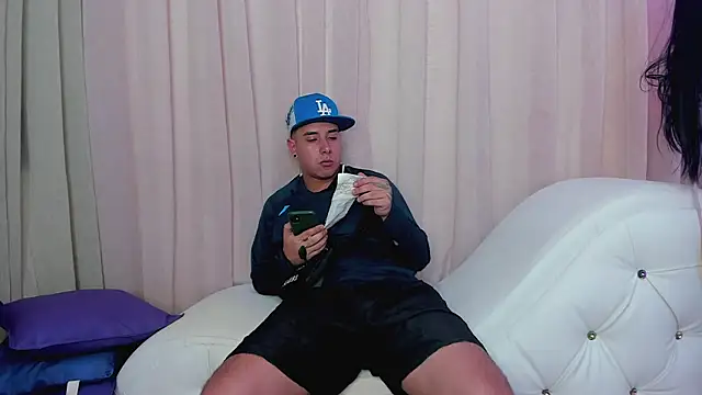 Snapshot of Yourslust_ chatting on 05/08/26, 02:17 Yourslust online show from 05/08/26, 02:17