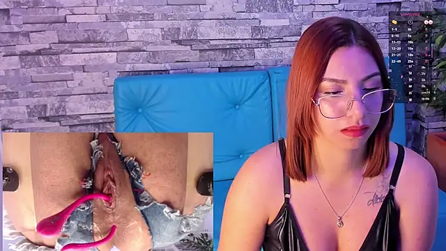 Snapshot of CamilaVegas_ chatting on 03/01/25, 02:44 CamilaVegas online show from 03/01/25, 02:44