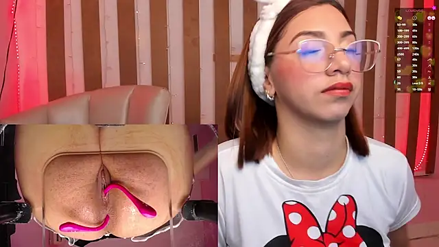 Snapshot of CamilaVegas_ chatting on 03/04/25, 01:49 CamilaVegas online show from 03/04/25, 01:49