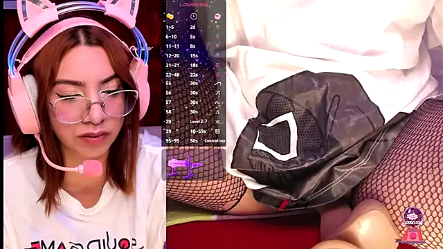 Snapshot of CamilaVegas_ chatting on 09/27/25, 02:44 CamilaVegas online show from 09/27/25, 02:44