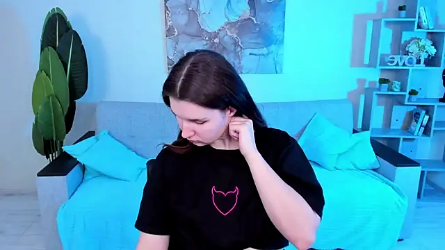 Snapshot of BonneyLove chatting on 01/21/25, 10:41 BonneyLove online show from 01/21/25, 10:41