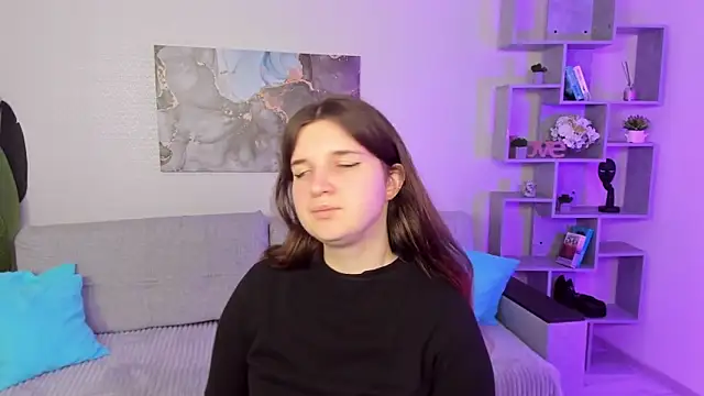 Snapshot of BonneyLove chatting on 09/14/25, 05:45 BonneyLove online show from 09/14/25, 05:45