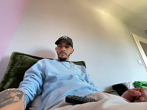 Rebeu313 online show from 03/17/26, 11:02