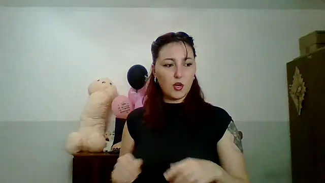 Snapshot of MiaStika chatting on 09/09/25, 01:43 MiaStika online show from 09/09/25, 01:43