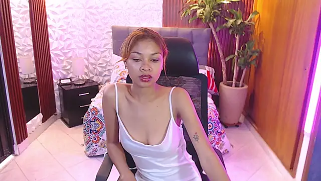 Perla prg online show from 02/07/25, 06:45