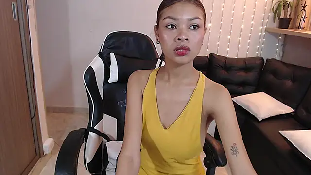 Perla prg online show from 02/17/25, 12:05