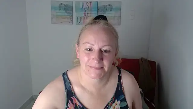 Snapshot of emperabigbootybigass chatting on 04/16/26, 10:01 emperabigbootybigass online show from 04/16/26, 10:01