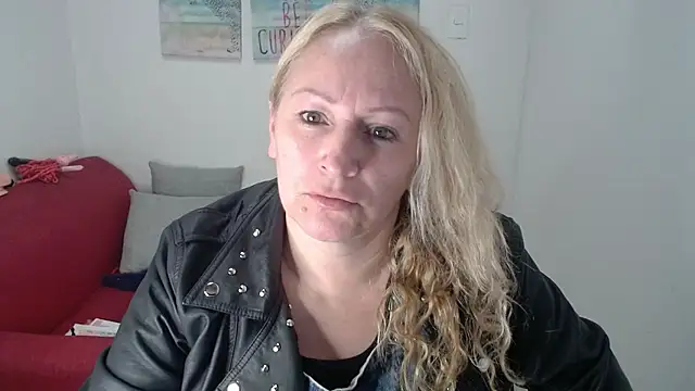 Snapshot of emperabigbootybigass chatting on 04/20/26, 01:03 emperabigbootybigass online show from 04/20/26, 01:03