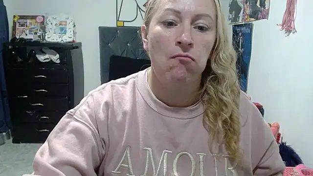 Snapshot of emperabigbootybigass chatting on 04/29/26, 12:31 emperabigbootybigass online show from 04/29/26, 12:31