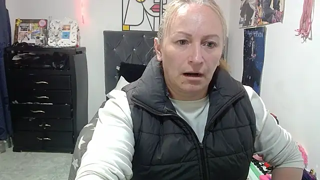 Snapshot of emperabigbootybigass chatting on 05/04/26, 12:23 emperabigbootybigass online show from 05/04/26, 12:23