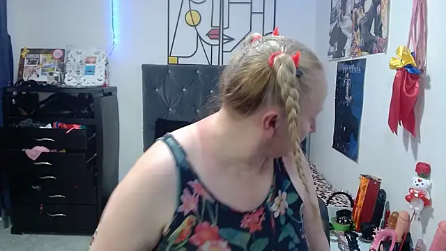 Snapshot of emperabigbootybigass chatting on 05/11/26, 02:45 emperabigbootybigass online show from 05/11/26, 02:45