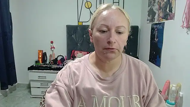 Snapshot of emperabigbootybigass chatting on 05/15/26, 12:23 emperabigbootybigass online show from 05/15/26, 12:23