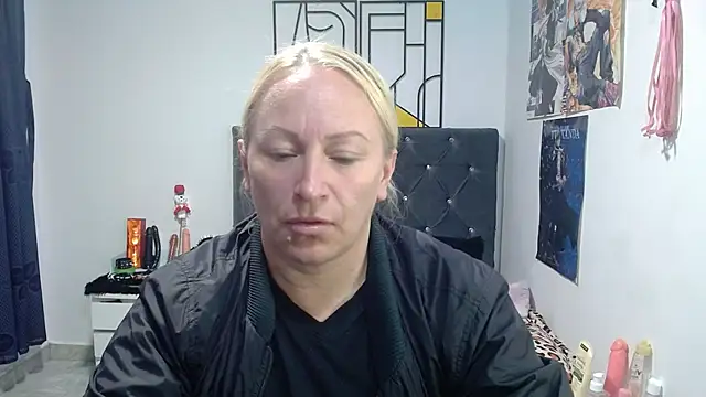Snapshot of emperabigbootybigass chatting on 05/19/26, 12:22 emperabigbootybigass online show from 05/19/26, 12:22