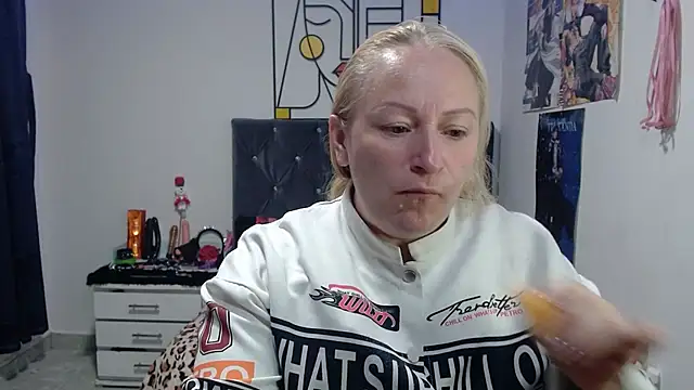 Snapshot of emperabigbootybigass chatting on 05/20/26, 12:22 emperabigbootybigass online show from 05/20/26, 12:22
