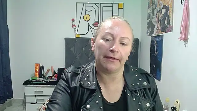 Snapshot of emperabigbootybigass chatting on 05/22/26, 12:44 emperabigbootybigass online show from 05/22/26, 12:44