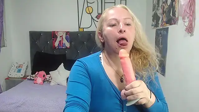 emperabigbootybigass online show from 07/06/26, 12:24