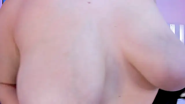 Snapshot of nova_lane chatting on 10/23/25, 07:34 nova lane online show from 10/23/25, 07:34