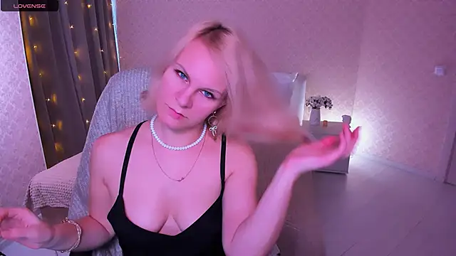 Louisa Bay online show from 01/24/25, 07:51