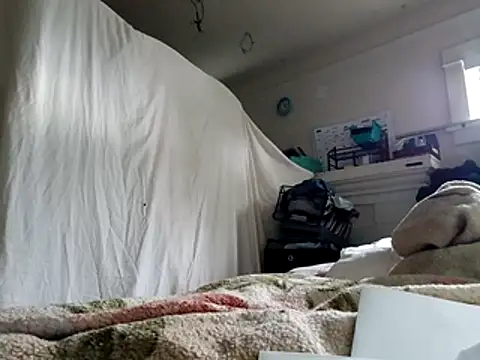 Snapshot of DevinToore chatting on 10/15/25, 11:16 DevinToore online show from 10/15/25, 11:16