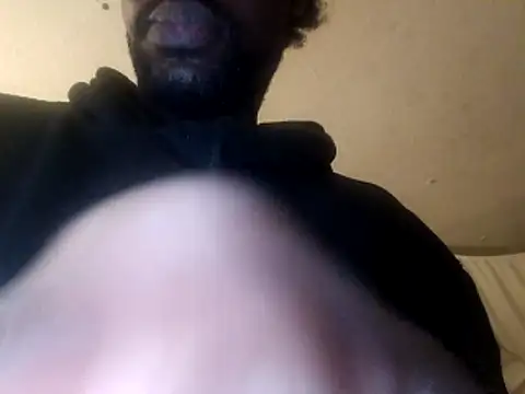 Snapshot of DevinToore chatting on 11/16/25, 08:53 DevinToore online show from 11/16/25, 08:53