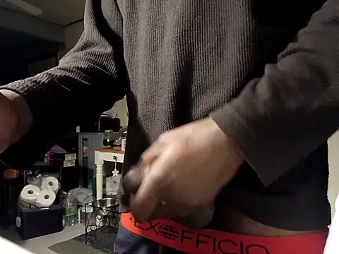 Snapshot of DevinToore chatting on 11/17/25, 12:00 DevinToore online show from 11/17/25, 12:00