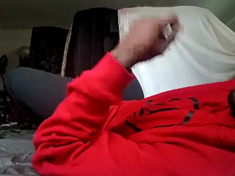 Snapshot of DevinToore chatting on 12/19/25, 04:58 DevinToore online show from 12/19/25, 04:58