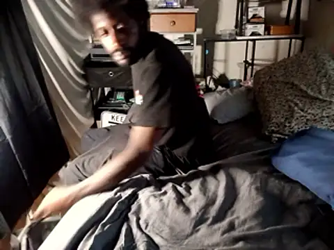 Snapshot of DevinToore chatting on 01/14/26, 01:22 DevinToore online show from 01/14/26, 01:22