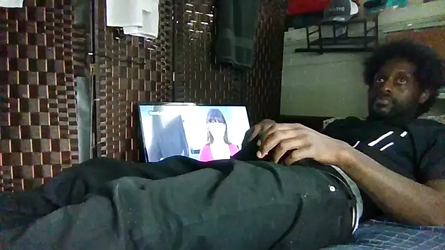 Snapshot of DevinToore chatting on 07/13/26, 07:16 DevinToore online show from 07/13/26, 07:16