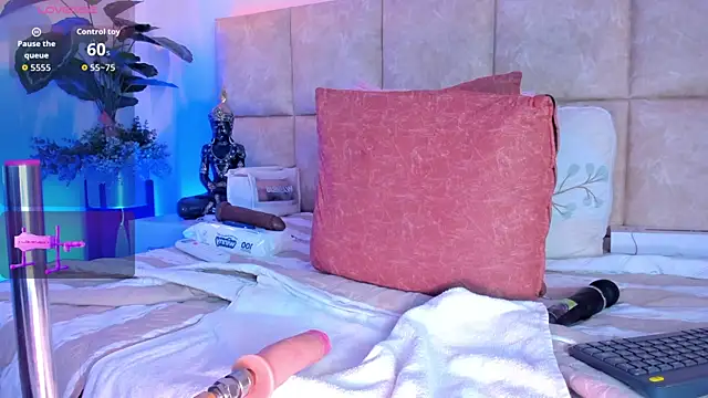 Snapshot of LizSheibaum chatting on 11/30/25, 04:11 LizSheibaum online show from 11/30/25, 04:11