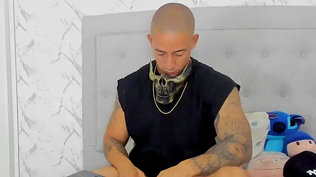 luigiferrara online show from 10/31/25, 11:39