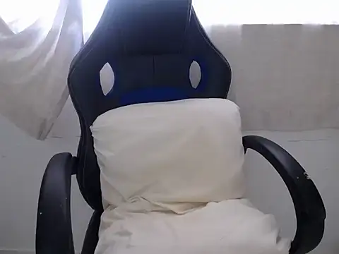 Snapshot of Apollo_21 chatting on 12/19/25, 07:10 Apollo 21 online show from 12/19/25, 07:10