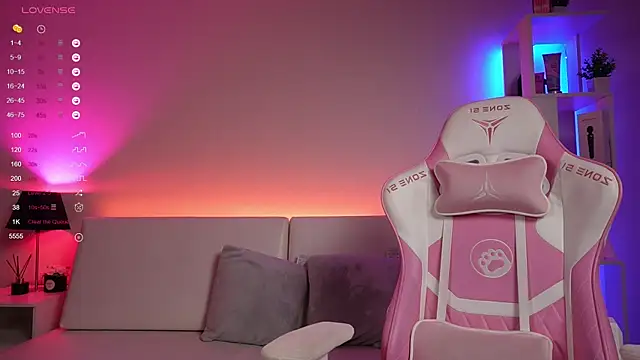 Snapshot of Good_Barbie chatting on 12/20/24, 12:52 Good Barbie online show from 12/20/24, 12:52