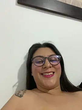 Snapshot of ANYLU19 chatting on 12/31/24, 03:23 ANYLU19 online show from 12/31/24, 03:23