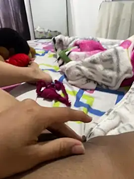 Snapshot of ANYLU19 chatting on 12/31/24, 03:42 ANYLU19 online show from 12/31/24, 03:42