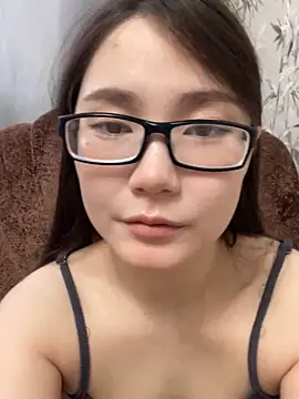 Snapshot of Milka23 chatting on 11/15/25, 11:07 Milka23 online show from 11/15/25, 11:07