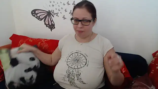 LadyHellene online show from 03/06/25, 10:20