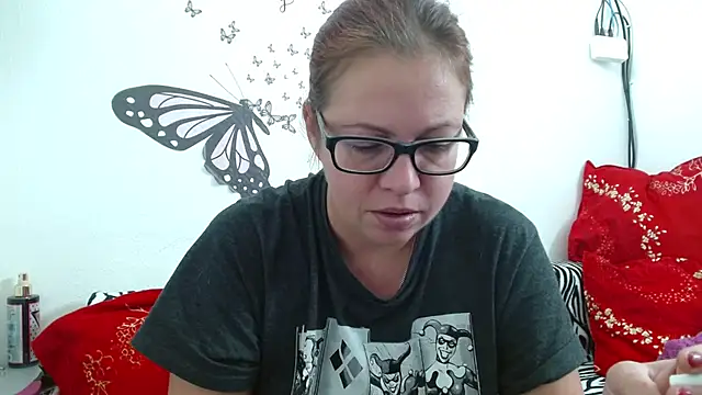 LadyHellene online show from 11/15/25, 06:55