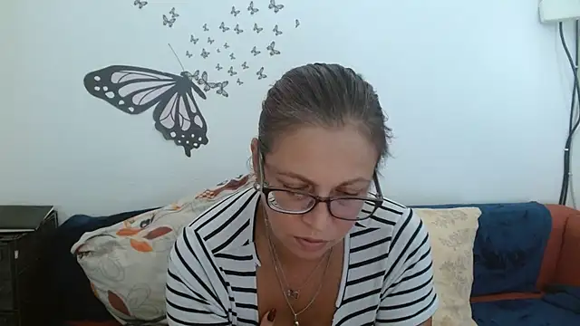 Snapshot of LadyHellene chatting on 07/16/26, 04:40 LadyHellene online show from 07/16/26, 04:40