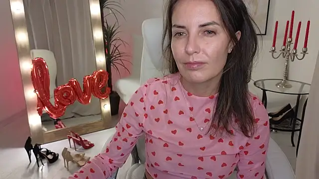 Snapshot of Beylly chatting on 02/15/25, 02:58 Beylly online show from 02/15/25, 02:58