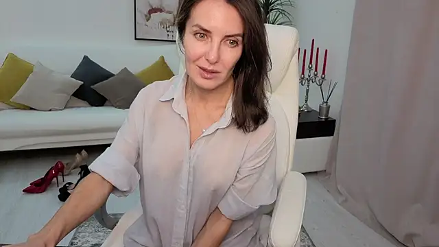 Beylly online show from 11/28/25, 03:47